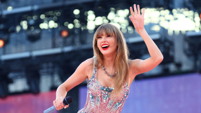 Taylor Swift's Album Gets 300 Million Streams In One Day